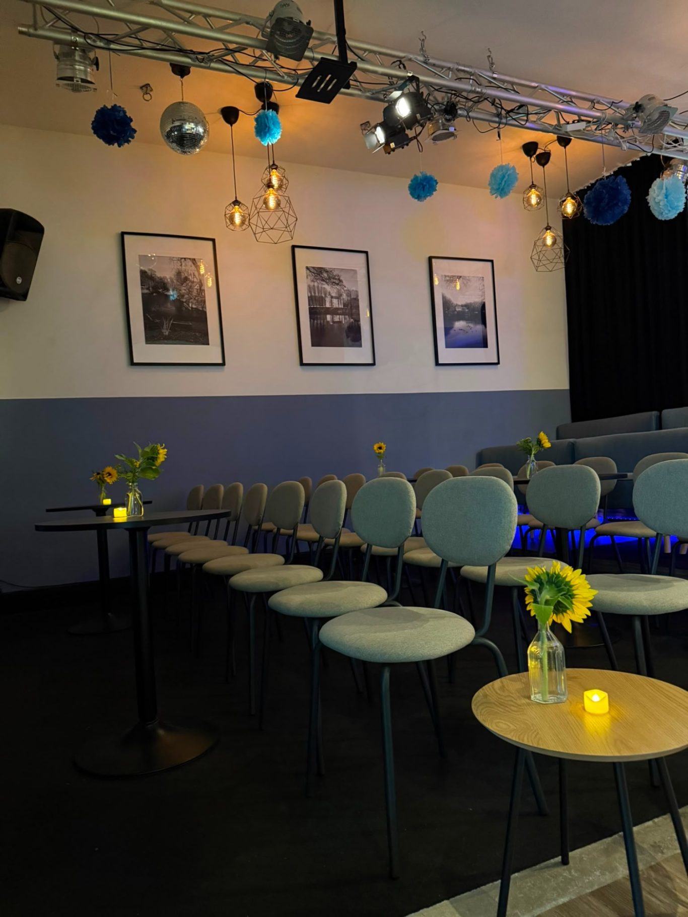 Saalbestuhlung im Kultavida Bestuhlung und Dekoration im Saal der Kulturbühne Kultavida in Ahrensburg für eine Veranstaltung