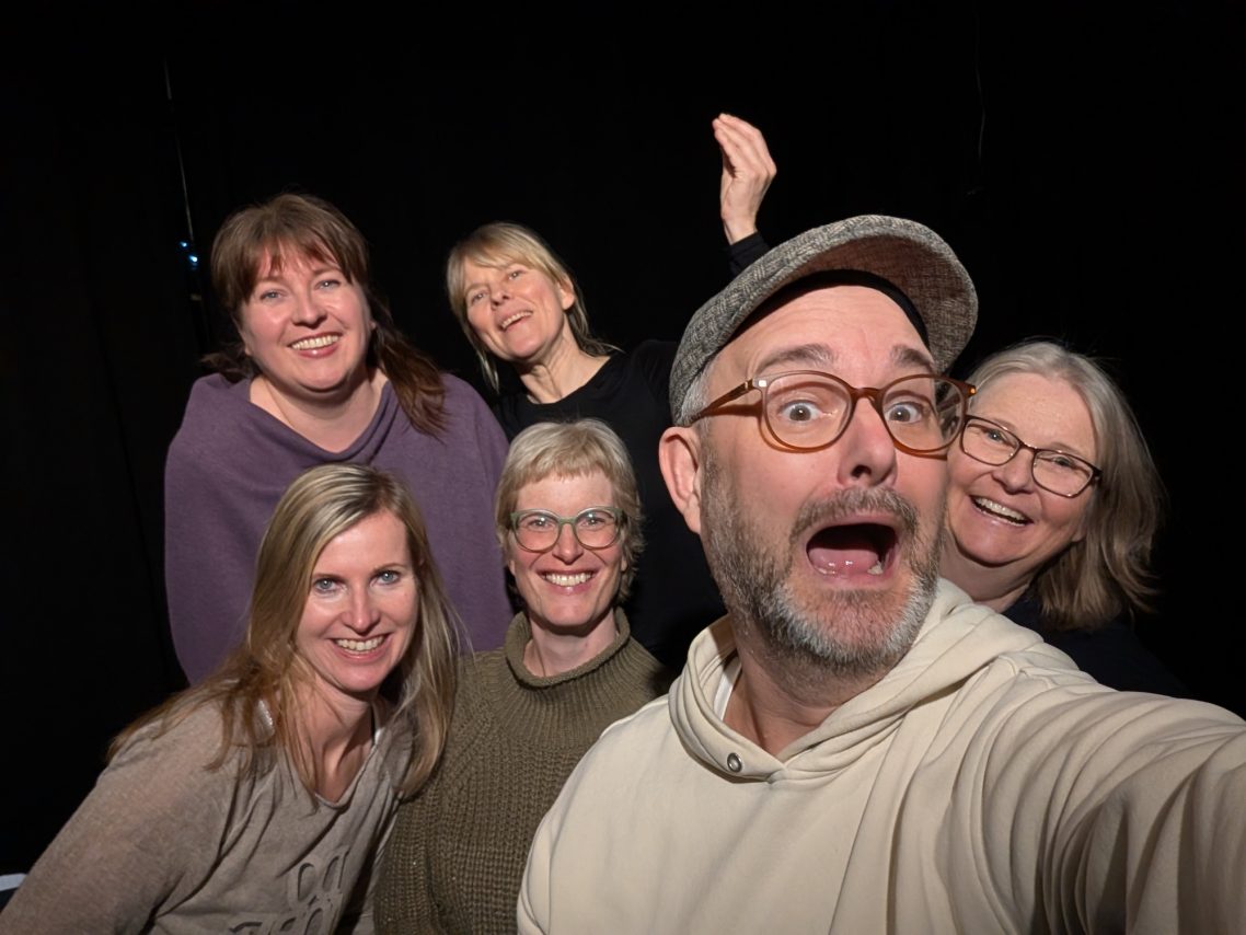 Theater-Workshop Ahrensburg – Spielfreude pur bei Spontanika. Erlebe die Magie von Impro bei uns in Stormarn – gut erreichbar aus ganz Schleswig-Holstein und Hamburg.